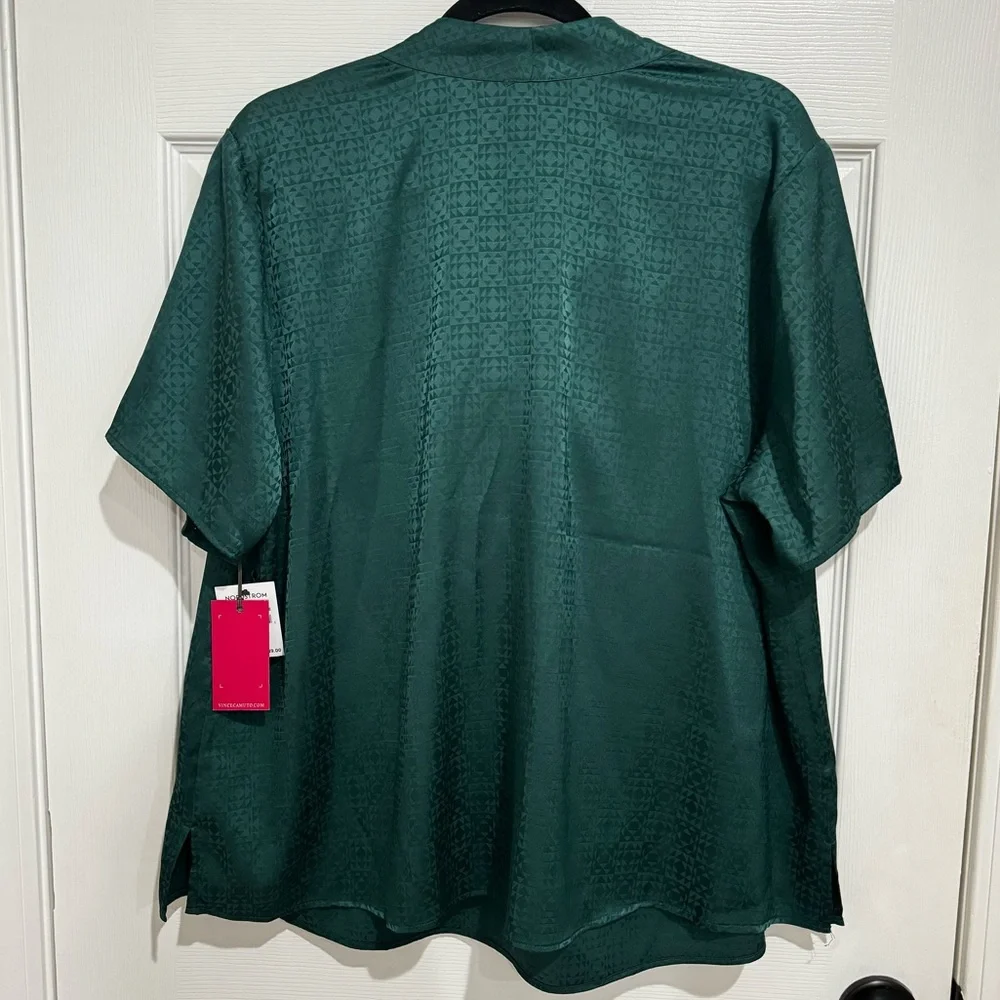 VINCE CAMUTO SHORT SLEEVES BLOUSE TIE NECK GREEN SIZE 1X PLUS LIGHTWEIGHT‎ NEW
